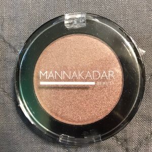 🌺 3 in 1 eyeshadow, blush, & highlighter